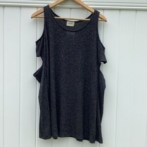 143 Story pullover top